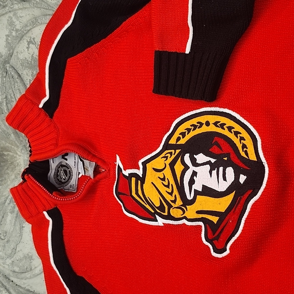 NHL  men's  Red and Black knit Ottawa Senators Sweater Large like new - Picture 4 of 6